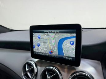 MERCEDES-BENZ GLA 2.1 GLA200d AMG Line (Premium Plus) SUV 5dr Diesel 7G-DCT 4MATIC