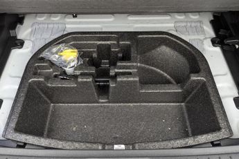 HYUNDAI KONA 64kWh Ultimate SUV 5dr Electric Auto (10.5kW Charger) (204 ps)