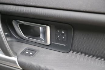 LAND ROVER DISCOVERY SPORT 2.0 SD4 HSE Dynamic Lux SUV 5dr Diesel Auto 4WD Euro 6 (s/s) (24