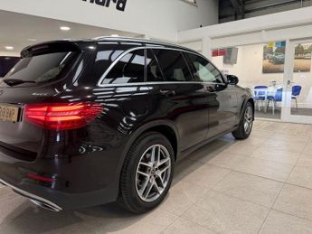 MERCEDES-BENZ GLC 2.1 GLC220d AMG Line SUV 5dr Diesel G-Tronic 4MATIC Euro 6 (s/s)