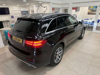 MERCEDES-BENZ GLC 2.1 GLC220d AMG Line SUV 5dr Diesel G-Tronic 4MATIC Euro 6 (s/s)