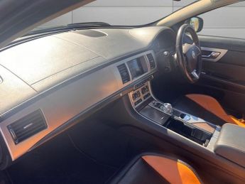 JAGUAR XF 2.2d Luxury Saloon 4dr Diesel Auto Euro 5 (s/s) (190 ps)