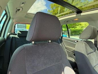 VOLKSWAGEN TIGUAN 2.0 TDI BlueMotion Tech SE SUV 5dr Diesel DSG 4WD Euro 5 (s/s) (
