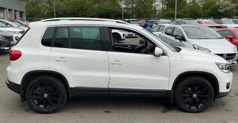 VOLKSWAGEN TIGUAN 2.0 TDI BlueMotion Tech SE SUV 5dr Diesel DSG 4WD Euro 5 (s/s) (