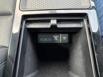 LAND ROVER RANGE ROVER EVOQUE 2.0 D180 R-Dynamic SE SUV 5dr Diesel Auto 4WD Euro 6 (s/s) (180 
