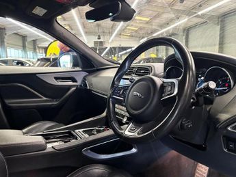 JAGUAR F-PACE 2.0 D180 R-Sport SUV 5dr Diesel Auto AWD Euro 6 (s/s) (180 ps)