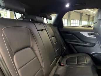 JAGUAR F-PACE 2.0 D180 R-Sport SUV 5dr Diesel Auto AWD Euro 6 (s/s) (180 ps)