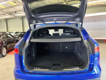 JAGUAR F-PACE 2.0 D180 R-Sport SUV 5dr Diesel Auto AWD Euro 6 (s/s) (180 ps)