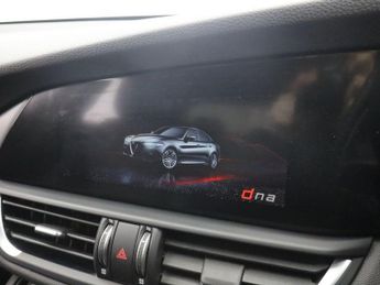 ALFA ROMEO GIULIA 2.0T Veloce Saloon 4dr Petrol GPF Auto Euro 6 (s/s) (280 ps)