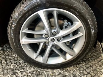 MG MG HS 1.5 T-GDI 16.6kWh Exclusive SUV 5dr Petrol Plug-in Hybrid Auto E