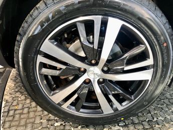 PEUGEOT 3008 1.2 PureTech GPF Allure SUV 5dr Petrol EAT Euro 6 (s/s) (130 ps)
