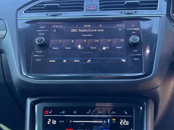 VOLKSWAGEN TIGUAN 1.5 TSI R-Line SUV 5dr Petrol DSG Euro 6 (s/s) (150 ps)