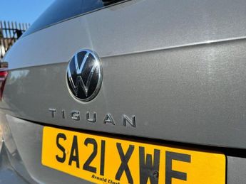 VOLKSWAGEN TIGUAN 1.5 TSI R-Line SUV 5dr Petrol DSG Euro 6 (s/s) (150 ps)
