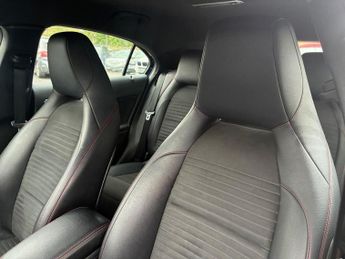 MERCEDES-BENZ A-CLASS 2.1 A220d AMG Line (Executive) Hatchback 5dr Diesel 7G-DCT Euro 