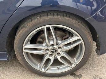 MERCEDES-BENZ A-CLASS 2.1 A220d AMG Line (Executive) Hatchback 5dr Diesel 7G-DCT Euro 