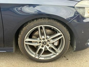 MERCEDES-BENZ A-CLASS 2.1 A220d AMG Line (Executive) Hatchback 5dr Diesel 7G-DCT Euro 
