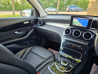 MERCEDES-BENZ GLC 2.1 GLC220d Urban Edition SUV 5dr Diesel G-Tronic+ 4MATIC Euro 6