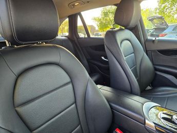 MERCEDES-BENZ GLC 2.1 GLC220d Urban Edition SUV 5dr Diesel G-Tronic+ 4MATIC Euro 6