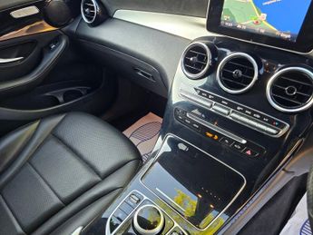 MERCEDES-BENZ GLC 2.1 GLC220d Urban Edition SUV 5dr Diesel G-Tronic+ 4MATIC Euro 6