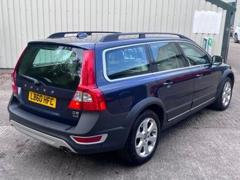VOLVO XC70 2.4 D5 SE Lux Estate 5dr Diesel Geartronic AWD Euro 5 (205 ps)