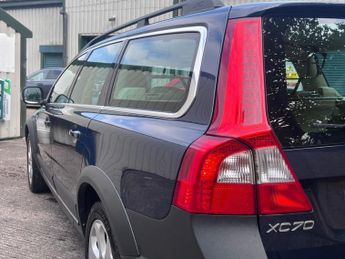 VOLVO XC70 2.4 D5 SE Lux Estate 5dr Diesel Geartronic AWD Euro 5 (205 ps)