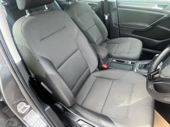 VOLKSWAGEN GOLF 1.4 TSI BlueMotion Tech SE Nav Hatchback 5dr Petrol DSG Euro 6 (