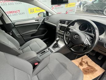 VOLKSWAGEN GOLF 1.6 TDI BlueMotion Tech SE Hatchback 5dr Diesel DSG Euro 5 (s/s)