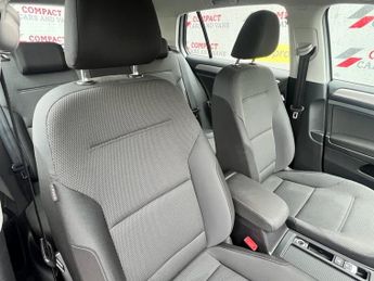 VOLKSWAGEN GOLF 1.6 TDI BlueMotion Tech SE Hatchback 5dr Diesel DSG Euro 5 (s/s)