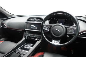 JAGUAR F-PACE 3.0 D300 V6 S SUV 5dr Diesel Auto AWD Euro 6 (s/s) (300 ps)