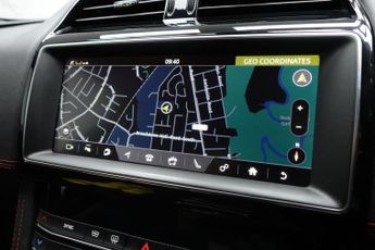 JAGUAR F-PACE 3.0 D300 V6 S SUV 5dr Diesel Auto AWD Euro 6 (s/s) (300 ps)