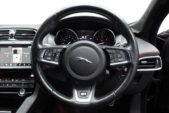 JAGUAR F-PACE 3.0 D300 V6 S SUV 5dr Diesel Auto AWD Euro 6 (s/s) (300 ps)
