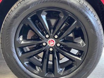 JAGUAR F-PACE 2.0 D180 R-Sport SUV 5dr Diesel Auto AWD Euro 6 (s/s) (180 ps)