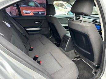 BMW 3 SERIES 2.0 320d SE Saloon 4dr Diesel Manual Euro 4 (163 ps)