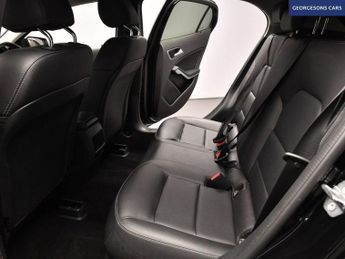 MERCEDES-BENZ GLA 1.6 GLA200 SE (Executive) SUV 5dr Petrol 7G-DCT Euro 6 (s/s) (15