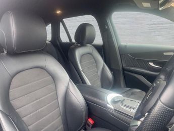 MERCEDES-BENZ GLC 2.0 GLC220d AMG Line SUV 5dr Diesel G-Tronic+ 4MATIC Euro 6 (s/s