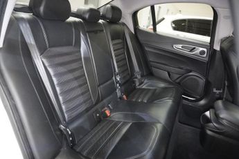 ALFA ROMEO GIULIA Alfa Romeo Giulia 2.2 TD Speciale Saloon 4dr Diesel Auto Euro 6 