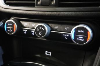 ALFA ROMEO GIULIA Alfa Romeo Giulia 2.2 TD Speciale Saloon 4dr Diesel Auto Euro 6 