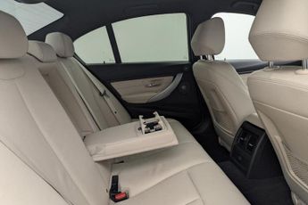 BMW 3 SERIES 3.0 330d M Sport Saloon 4dr Diesel Auto Euro 5 (s/s) (258 ps)