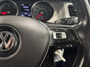 VOLKSWAGEN GOLF 1.6 TDI BlueMotion Tech SE Hatchback 5dr Diesel DSG Euro 5 (s/s)