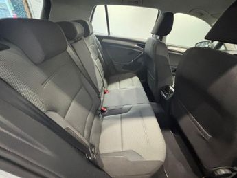 VOLKSWAGEN GOLF 1.6 TDI BlueMotion Tech SE Hatchback 5dr Diesel DSG Euro 5 (s/s)