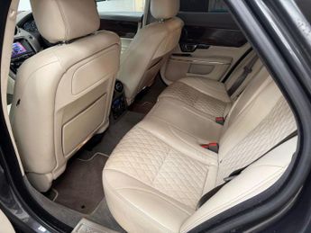 JAGUAR XJ 3.0d V6 Portfolio Saloon 4dr Diesel Auto Euro 6 (s/s) (300 ps)