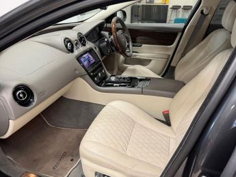 JAGUAR XJ 3.0d V6 Portfolio Saloon 4dr Diesel Auto Euro 6 (s/s) (300 ps)