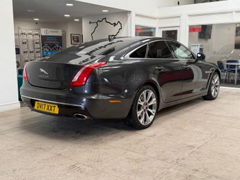 JAGUAR XJ 3.0d V6 Portfolio Saloon 4dr Diesel Auto Euro 6 (s/s) (300 ps)