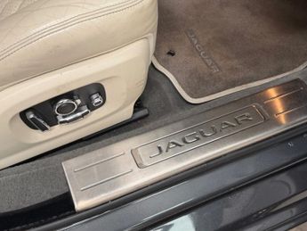 JAGUAR XJ 3.0d V6 Portfolio Saloon 4dr Diesel Auto Euro 6 (s/s) (300 ps)