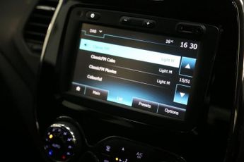 RENAULT CAPTUR 1.5 dCi ENERGY Dynamique Nav SUV 5dr Diesel Auto Euro 6 (s/s) (9