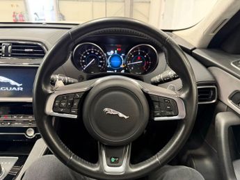JAGUAR F-PACE 2.0 D180 R-Sport SUV 5dr Diesel Auto AWD Euro 6 (s/s) (180 ps)