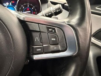 JAGUAR F-PACE 2.0 D180 R-Sport SUV 5dr Diesel Auto AWD Euro 6 (s/s) (180 ps)