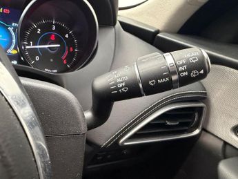 JAGUAR F-PACE 2.0 D180 R-Sport SUV 5dr Diesel Auto AWD Euro 6 (s/s) (180 ps)