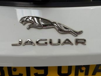 JAGUAR F-PACE 2.0 D180 R-Sport SUV 5dr Diesel Auto AWD Euro 6 (s/s) (180 ps)