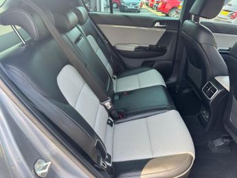 KIA SPORTAGE 1.6 CRDi MHEV GT-Line SUV 5dr Diesel Hybrid DCT Euro 6 (s/s) (13